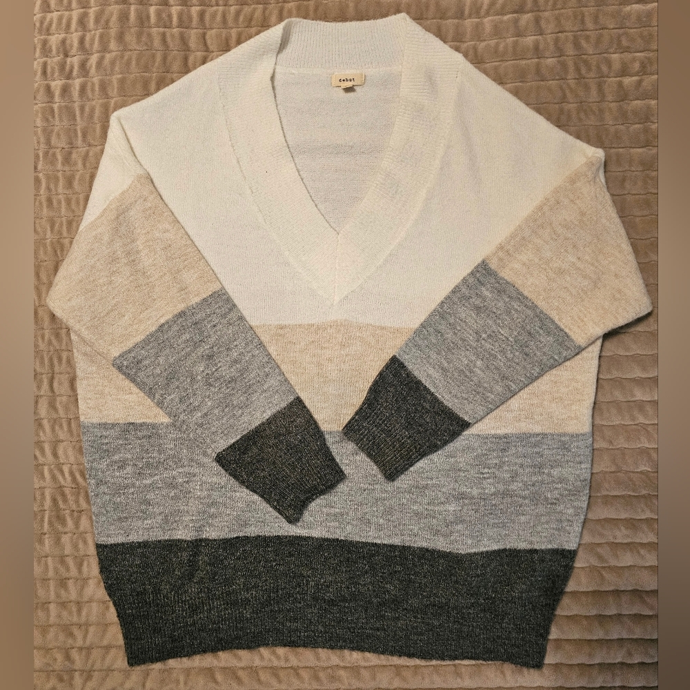 Debut Striped‎ V-Neck Sweater